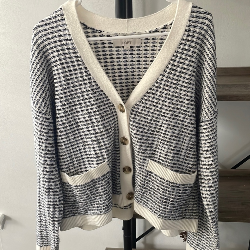 EUC Loft Cardigan Size Large